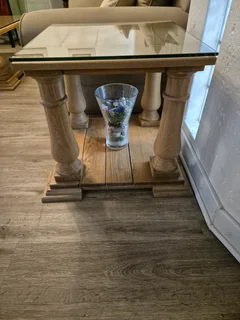 Coffee table with 2 side tables