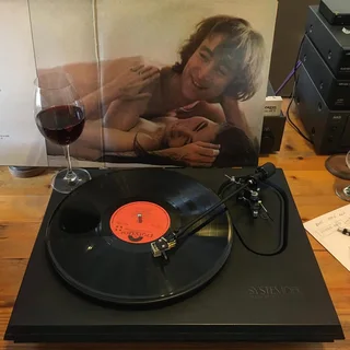 Sheena – an original Systemdek 2-speed belt-drive Transcription Turntable / Record Player