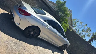 Mercedes Benz CLA 200