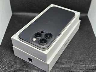 Apple iPhone 15 Pro | 256GB | Physical Sim &#43; eSIM | BH: 96% - Black Titanium