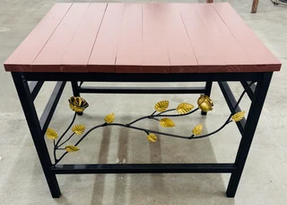 Coffee Table Intricate Stem   Design And Gold Rose And Gold Leaf Inserts Modern Classic Contemporary