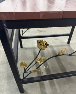 COFFEE TABLE INTRICATE STEM   DESIGN AND GOLD ROSE AND GOLD LEAF INSERTS MODERN CLASSIC CONTEMPORARY