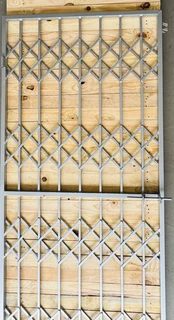 BUGLAR GATE SOLID BAR GATE TRELLIS DESIGN GATE