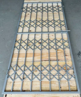 BUGLAR GATE SOLID BAR GATE TRELLIS DESIGN GATE