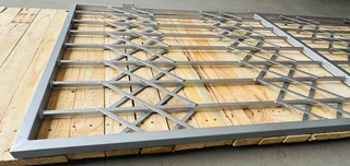 BUGLAR GATE SOLID BAR GATE TRELLIS DESIGN GATE