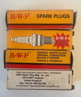 VINTAGE BWP SPARK PLUGS/MADE IN ENGLAND