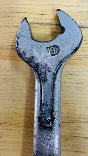 GEDORE-SIZE 19-FLAT AND RING COMBINATION