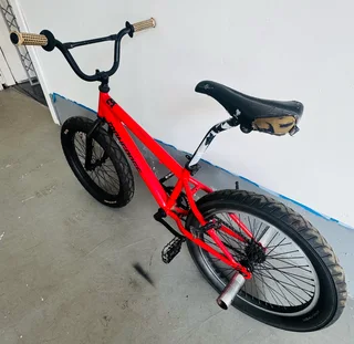 MONGOOSE BMX TRICK BICYCLE