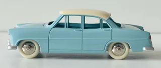 DINKY CARS-SIMCA VERSAILLES-DIE CAST MODEL-MODEL NUMBER: 24 Z-SCALE: 1:43