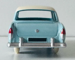 DINKY CARS-SIMCA VERSAILLES-DIE CAST MODEL-MODEL NUMBER: 24 Z-SCALE: 1:43