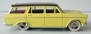 DINKY CARS-FIAT 1800 FAMILIALE-DIE CAST MODEL-MODEL NUMBER: 548-SCALE: 1:43