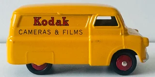 DINKY CARS-BEDFORD 10 CWT KODAK VAN-DIE CAST MODEL-MODEL NUMBER: 480-SCALE: 1:43