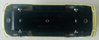 DINKY CARS-RENAULT R8-DIE CAST MODEL-MODEL NUMBER: 517-SCALE: 1:43