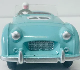 DINKY CARS-ASTON MARTIN DB3S-DIE CAST MODEL-MODEL NUMBER: 104-SCALE: 1:43