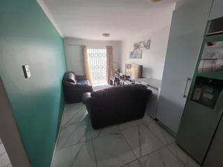 Modern immaculate 2 bedroom groundfloor flat (Garlandale, Athlone)