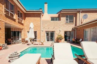 Sunset Beach, corporate and contractor accommodation