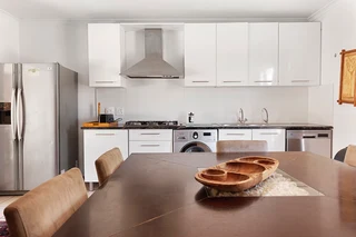 Sunset Beach, corporate and contractor accommodation