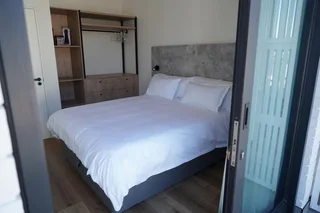 Sea Point, Station House, luxury fully furnished one bedroom apartment, no load shedding