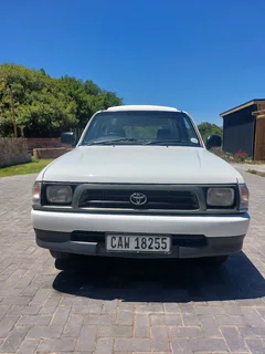 Toyota Hilux 1800 for sale