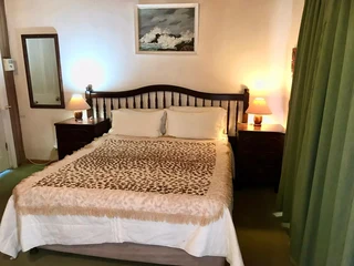 Lala Palm Cottage - Your Serene Southport Retreat!