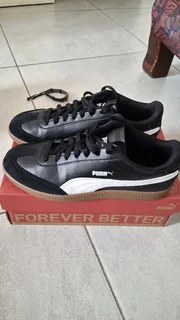 Unwanted Gifts, half price on all. No negotiations, only contact if willing to pay the price please.