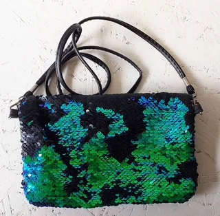 Sequence Handbag &amp; Pillow Set