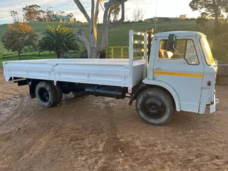 Ford 6 ton lorrie te koop