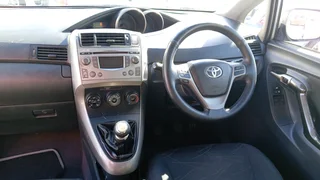 2011 Toyota Verso MPV/Bus