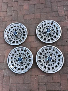 Toyota Cressida Wheelcap Set For Sale