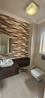 Upmarket 4 bedroom house to let on Musgrave  Road - R23 900 neg - AVAILBLE NOW - Call 0614906661