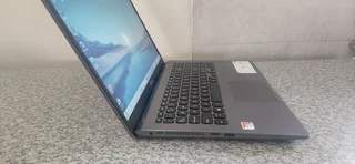 ASUS M509B Laptop