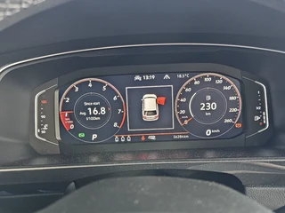 VW Tiguan 2.0 TSi DSG R-Line 4Motion 162Kw M/plan Oct 2029