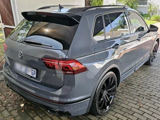 VW Tiguan 2.0 TSi DSG R-Line 4Motion 162Kw M/plan Oct 2029