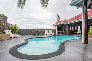 Villa Le View Is Hiring