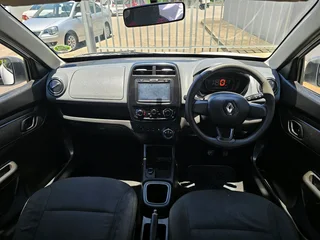 2018 Renault kwid 1.0 Automatic Full service history Spare keys