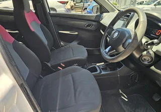 2018 Renault kwid 1.0 Automatic Full service history Spare keys