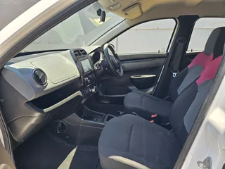 2018 Renault kwid 1.0 Automatic Full service history Spare keys