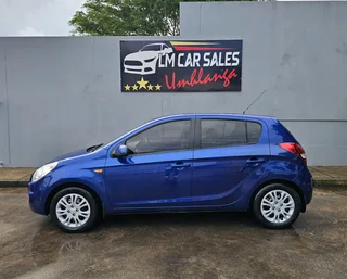 Automatic.2011 Hyundai i20 1.4i full service history Spare keys