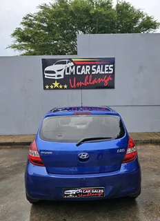 Automatic.2011 Hyundai i20 1.4i full service history Spare keys