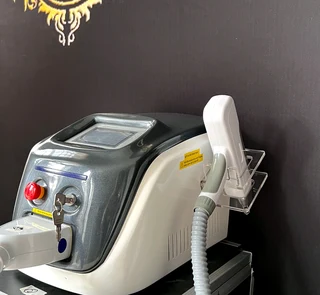 Picosecond machine / nd yag / q switch / tattoo removal / carbon facial / pigmentation removal