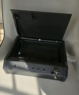 Safe for sale / brand new / fingerprint safe