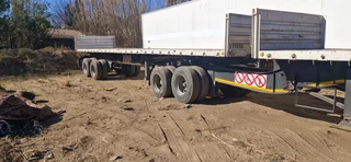 2009 Henred Fruehauf Super Link Flat Deck Trailer (6&#43;12 meters)