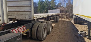 2009 Henred Fruehauf Super Link Flat Deck Trailer (6&#43;12 meters)