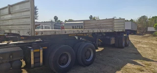 2009 Henred Fruehauf Super Link Flat Deck Trailer (6&#43;12 meters)