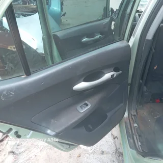 T71- Toyota Auris 2008  Stripping 4 Spares