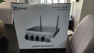 Ezviz 4 cameras including electric plugs and extensions (NVR not included &#43; antennaes damaged)