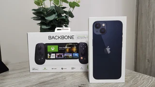 iPhone 13 &#43; Case &#43; Backbone Controller