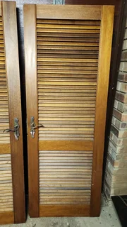 Louvre Double Doors with handles, hinges and locks