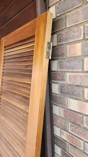 Louvre Double Doors with handles, hinges and locks