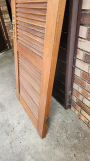 Louvre Double Doors with handles, hinges and locks